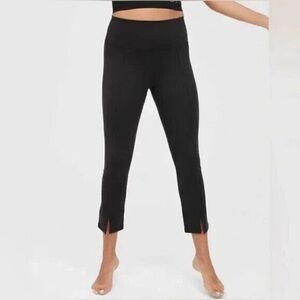 Offline by Aerie Women's Medium The Hugger High Rise Front Slit Leggins Black